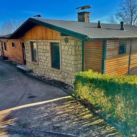 Eifelgruss, In Schoener Waldrandlage Und Tollem Naturgarten Oberbettingen