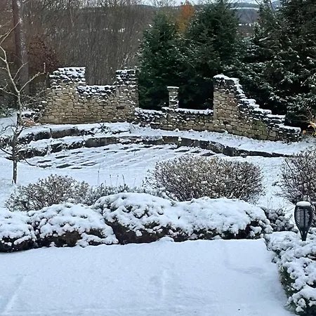 Stylisches Eifelgruss Mit Lage, Direkt Am Wald Und Einzigartigem Naturgarten Дом отдыха