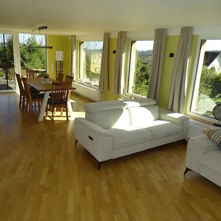 Eifelgruss, In Schoener Waldrandlage Und Tollem Naturgarten