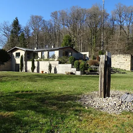 Holiday home Stylisches Eifelgruss Mit Lage, Direkt Am Wald Und Einzigartigem Naturgarten