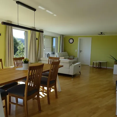 Stylisches Eifelgruss Mit Lage, Direkt Am Wald Und Einzigartigem Naturgarten Ferienhaus Oberbettingen