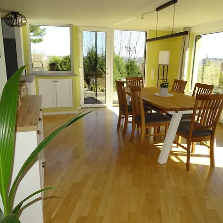 펜션 Eifelgruss, In Schoener Waldrandlage Und Tollem Naturgarten