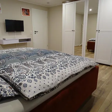 Eifelgruss, In Schoener Waldrandlage Und Tollem Naturgarten Oberbettingen