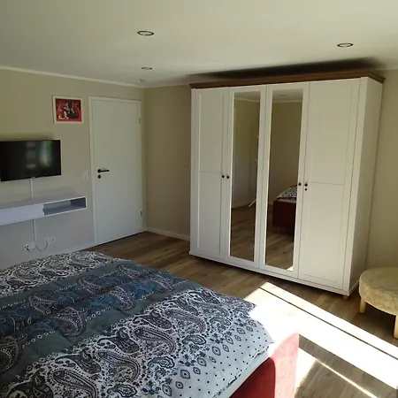 Дом отдыха Stylisches Eifelgruss Mit Lage, Direkt Am Wald Und Einzigartigem Naturgarten