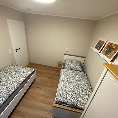 펜션 Eifelgruss, In Schoener Waldrandlage Und Tollem Naturgarten