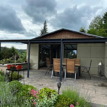 Stylisches Eifelgruss Mit Lage, Direkt Am Wald Und Einzigartigem Naturgarten Oberbettingen