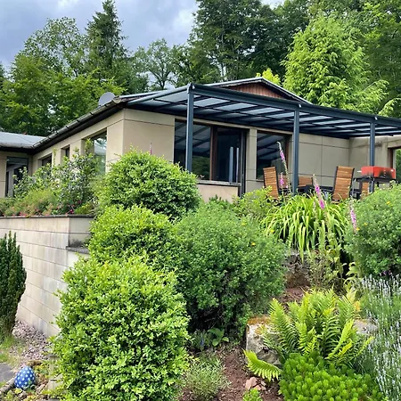 Stylisches Eifelgruss Mit Lage, Direkt Am Wald Und Einzigartigem Naturgarten Ferienhaus Oberbettingen