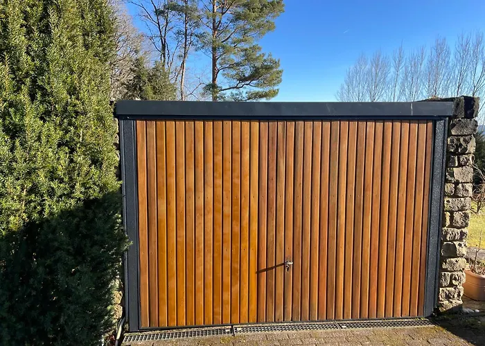 Hébergement de vacances Eifelgruss, In Schoener Waldrandlage Und Tollem Naturgarten Oberbettingen