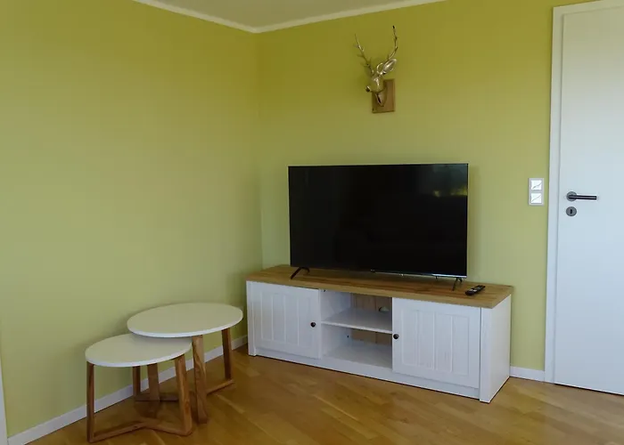 Hébergement de vacances Eifelgruss, In Schoener Waldrandlage Und Tollem Naturgarten Oberbettingen