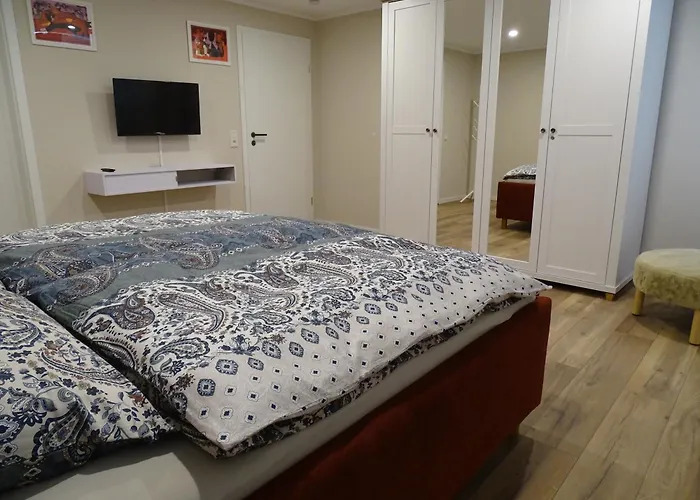 Eifelgruss, In Schoener Waldrandlage Und Tollem Naturgarten Oberbettingen