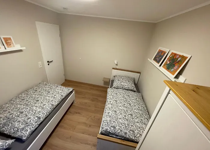 Hébergement de vacances Eifelgruss, In Schoener Waldrandlage Und Tollem Naturgarten