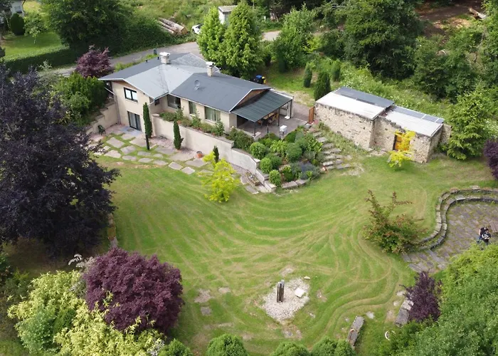 Hébergement de vacances Eifelgruss, In Schoener Waldrandlage Und Tollem Naturgarten *