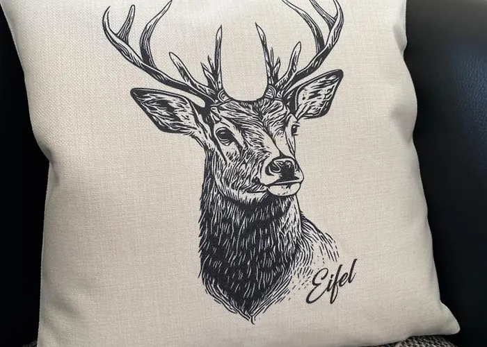 Hébergement de vacances Eifelgruss, In Schoener Waldrandlage Und Tollem Naturgarten Oberbettingen