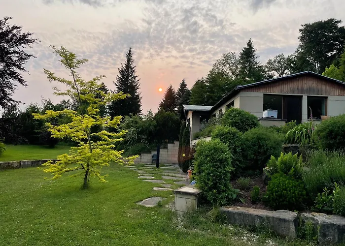 Eifelgruss, In Schoener Waldrandlage Und Tollem Naturgarten *